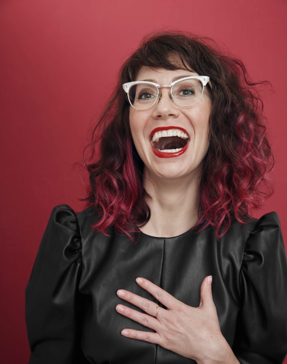 Elissa-Bassist-laughing hysterically